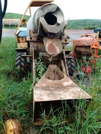 Autobetoneira (4X4) Carmix ONE 2.3 - M'banza Congo · Samba Caju