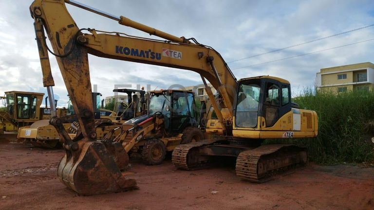 Escavadora de rastos Komatsu PC220 -7 · Samba Caju