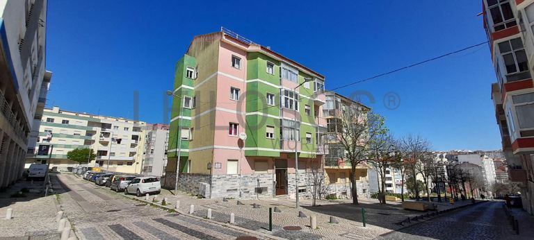 Apartamento T2 · Sintra