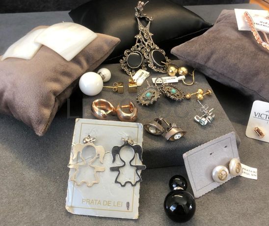 Brincos em prata e outros materiais