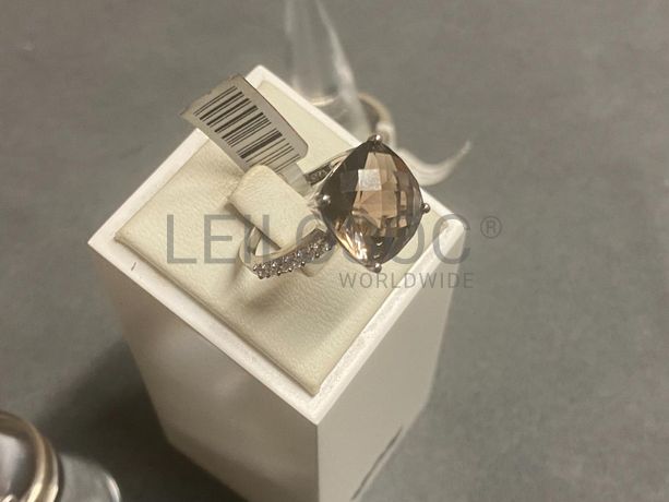 Anéis em prata e outros materiais