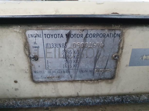 Toyota Hilux 2.4D · Ano 1990