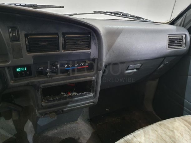 Toyota Hilux 2.4D · Ano 1990