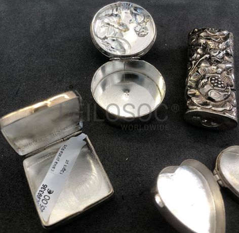 Caixas de medicamentos em prata + Porta-Isqueiro