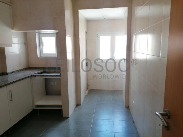 Edifício 3 Pisos c/ Logradouro · Estrela, Lisboa