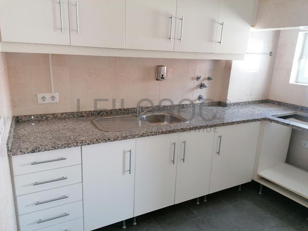 Edifício 3 Pisos c/ Logradouro · Estrela, Lisboa