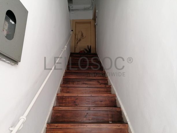 Edifício 3 Pisos c/ Logradouro · Estrela, Lisboa