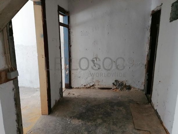 Edifício 3 Pisos c/ Logradouro · Estrela, Lisboa