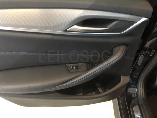 BMW 530E · Elétrico/Gasolina · Ano 2017