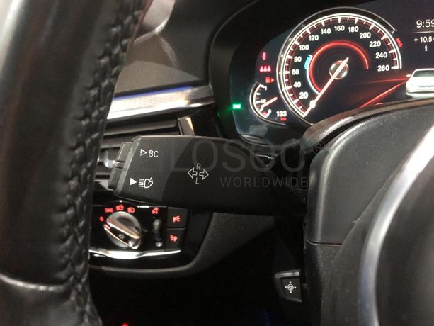 BMW 530E · Elétrico/Gasolina · Ano 2017