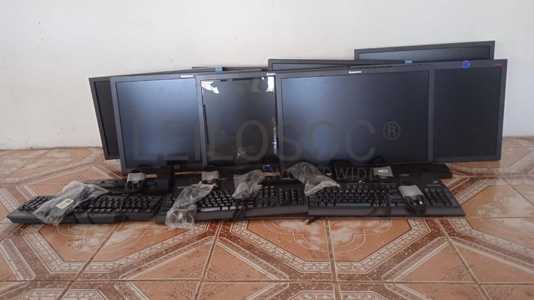 Material Informático ·