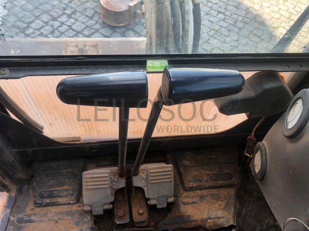 Mini Giratória BobCat E26