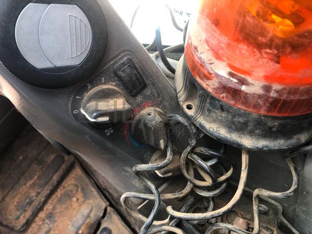 Mini Giratória BobCat E26