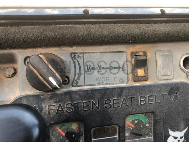 Mini Giratória BobCat E26