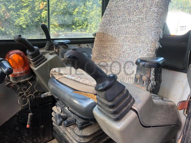 Mini Giratória BobCat E26