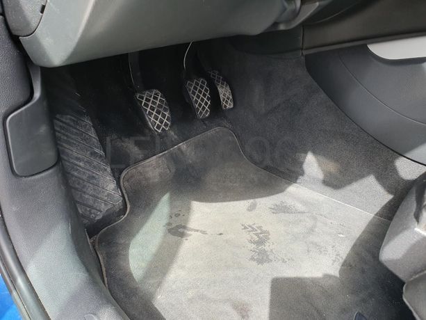 Audi A4 2.0 TDI · Ano 2012