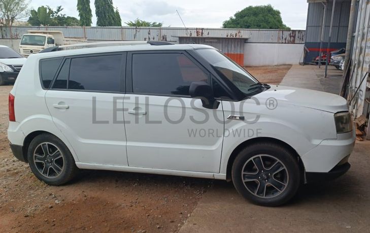 Veículo Zxauto C3 · Viana