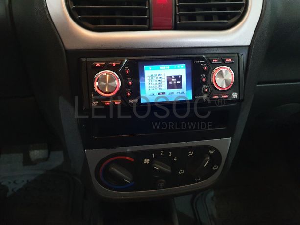 Opel Corsa · Ano 2004