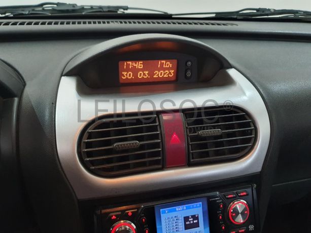 Opel Corsa · Ano 2004