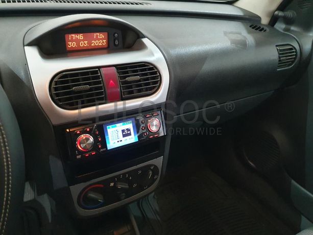 Opel Corsa · Ano 2004