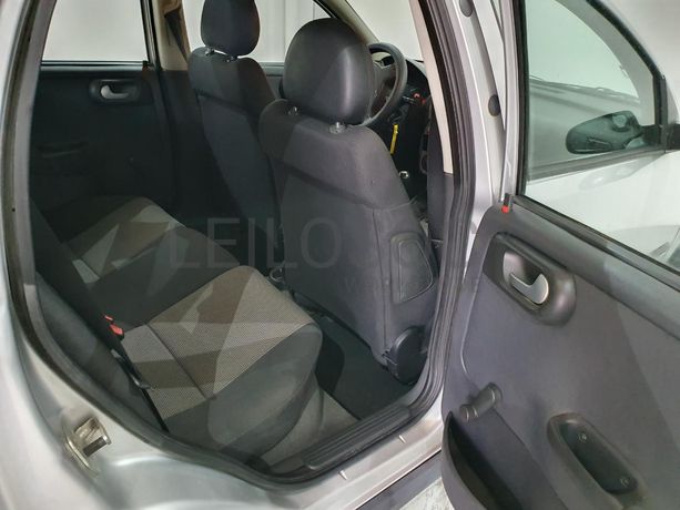 Opel Corsa · Ano 2004