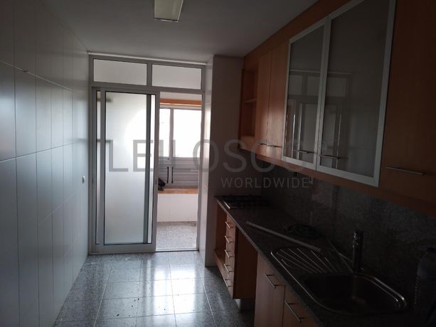 Apartamento T2 + Lugar de garagem · Vila Nova de Gaia