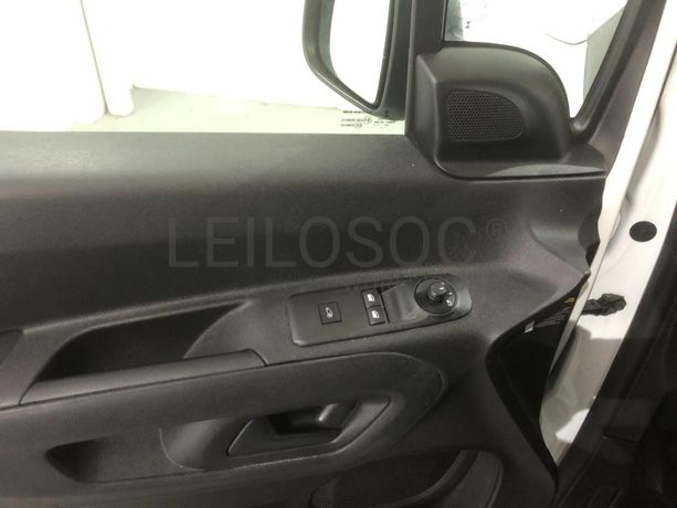 Peugeot Partner · Ano 2020