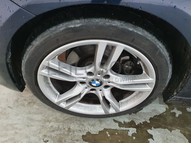 BMW 320D 2.0 Touring · Ano 2015