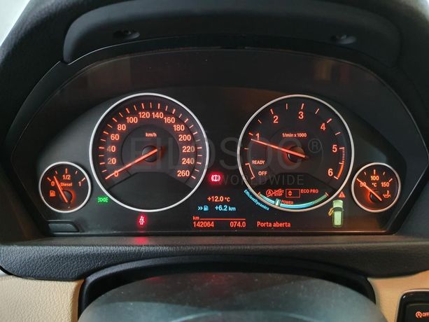 BMW 320D 2.0 Touring · Ano 2015