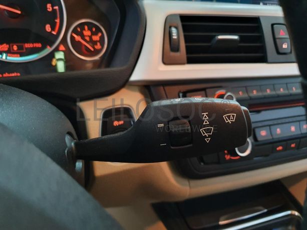 BMW 320D 2.0 Touring · Ano 2015