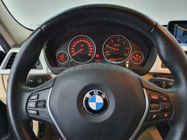 BMW 320D 2.0 Touring · Ano 2015