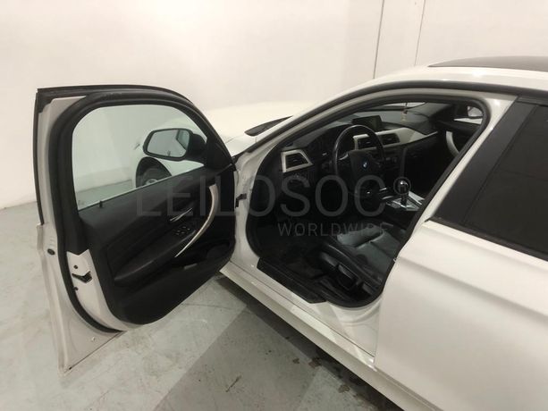 BMW 320 D Touring · Ano 2013