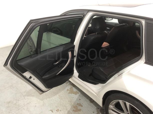 BMW 320 D Touring · Ano 2013