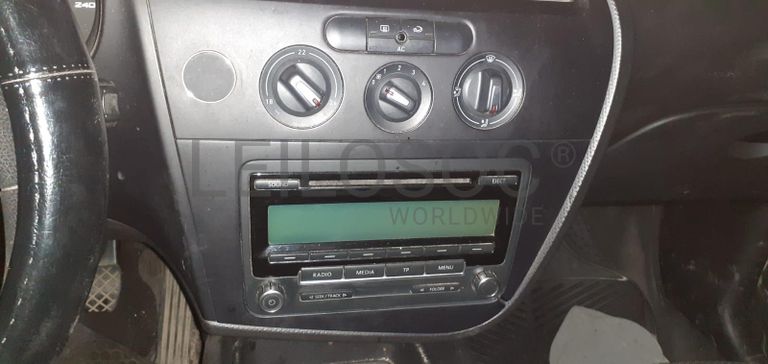 Seat Leon 1.6 TDI · Ano 2012