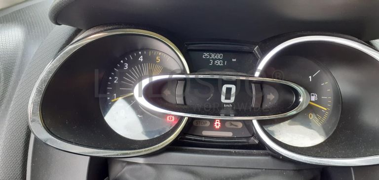 Renault Clio 1.5 DCI · Ano 2014