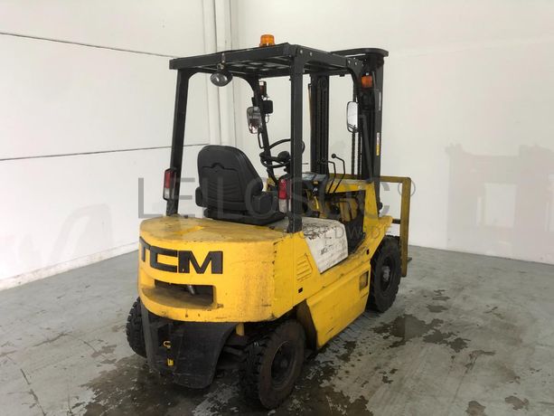 Empilhador TCM FD20Z2S