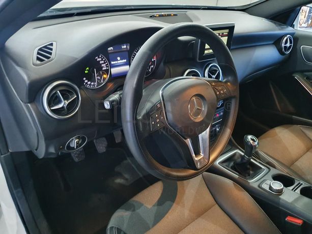 Mercedes-Benz A200 CDI · Ano 2015