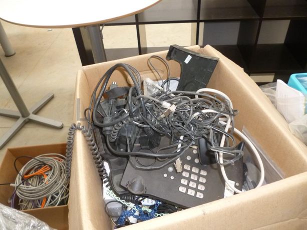 Equipamento de Escritório + Material Informático