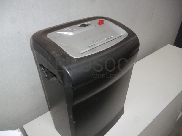 Equipamento de Escritório + Material Informático