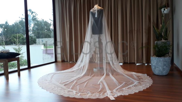 Grande Leilão de Vestidos de Noiva e Cerimónia