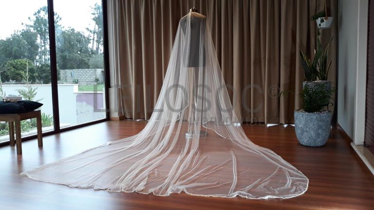 Grande Leilão de Vestidos de Noiva e Cerimónia