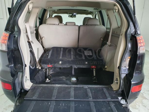 Mitsubishi Outlander 2.0 DI-D · Ano 2007