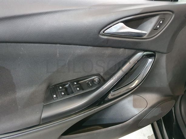 Opel Astra 1.4 Turbo · Ano 2017