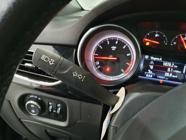 Opel Astra 1.4 Turbo · Ano 2017