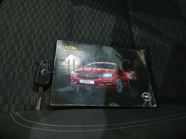 Opel Astra 1.4 Turbo · Ano 2017