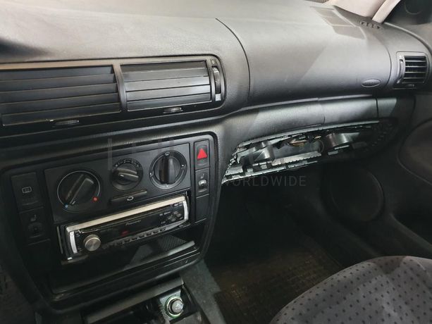 Volkswagen Passat 1.9 TDI · Ano 1997