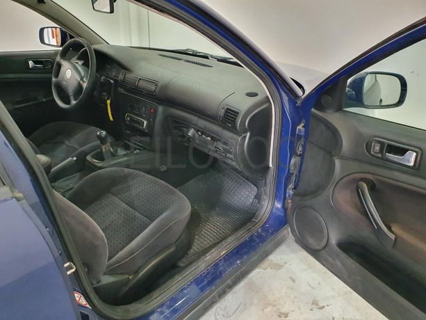 Volkswagen Passat 1.9 TDI · Ano 1997