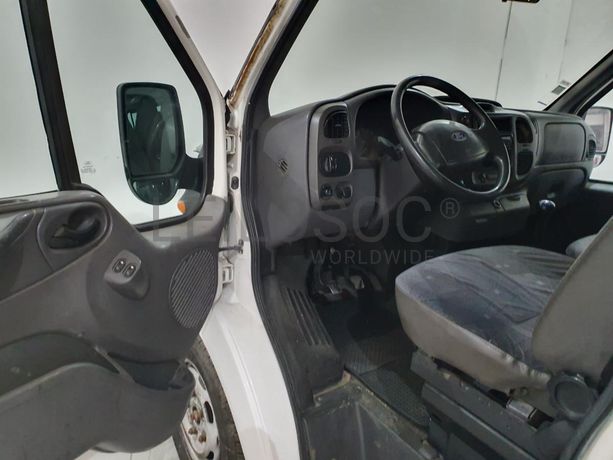 Ford Transit 2.0 DI · Ano 2002