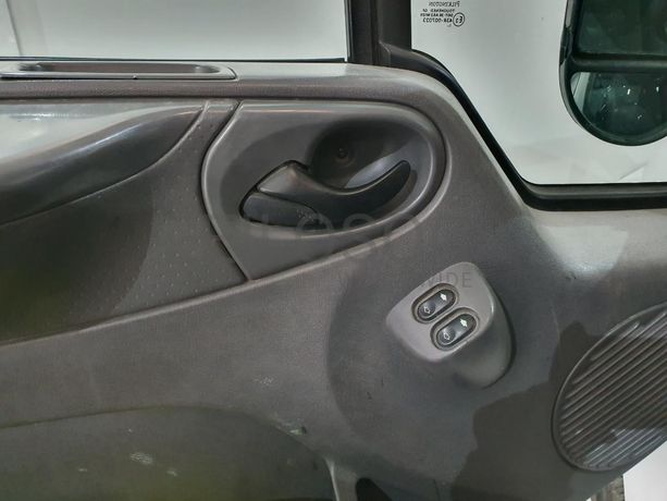 Ford Transit 2.0 DI · Ano 2002