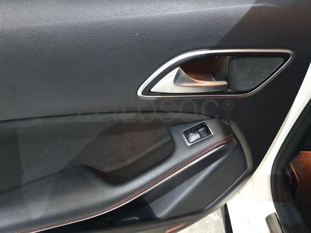 Mercedes-Benz CLA 200 CDI KIT AMG · Ano 2015